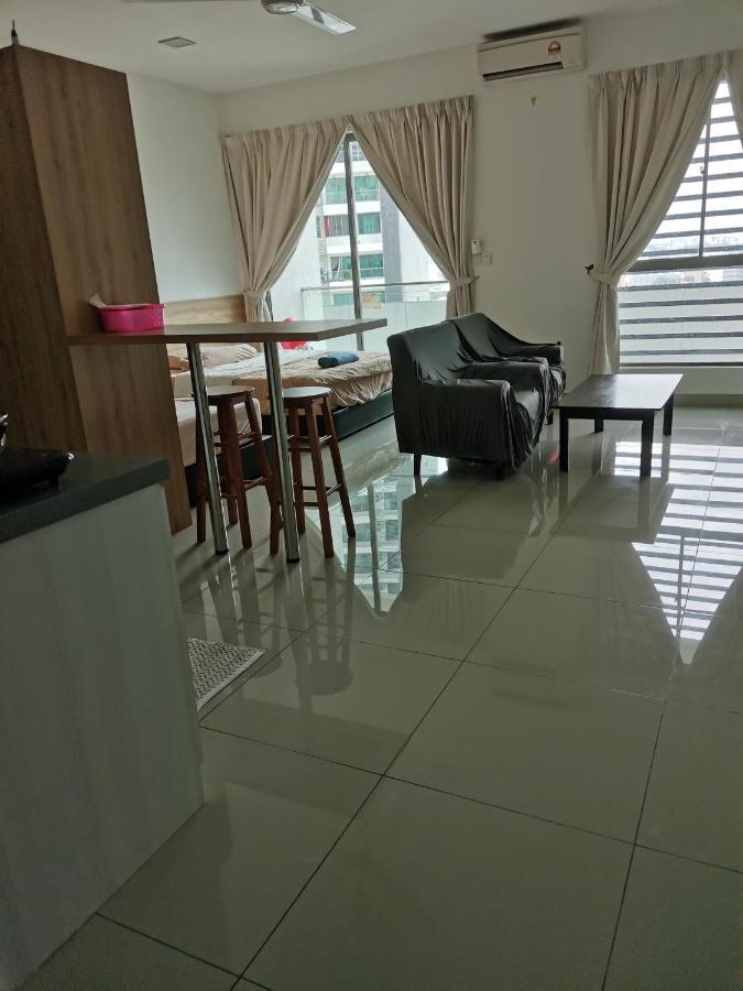 Studio Apartment Cyberjaya Near Bus Terminal Buitenkant foto