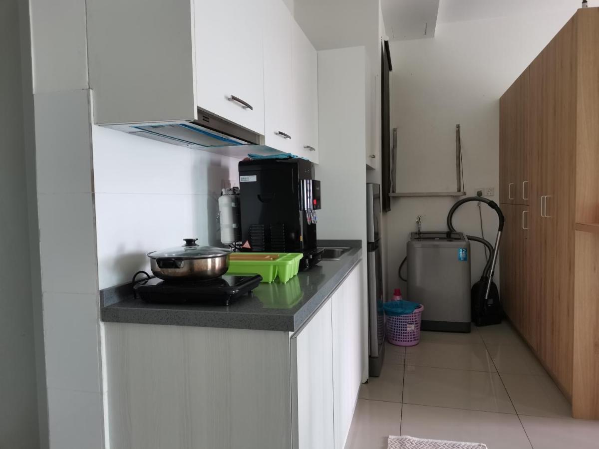 Studio Apartment Cyberjaya Near Bus Terminal Buitenkant foto